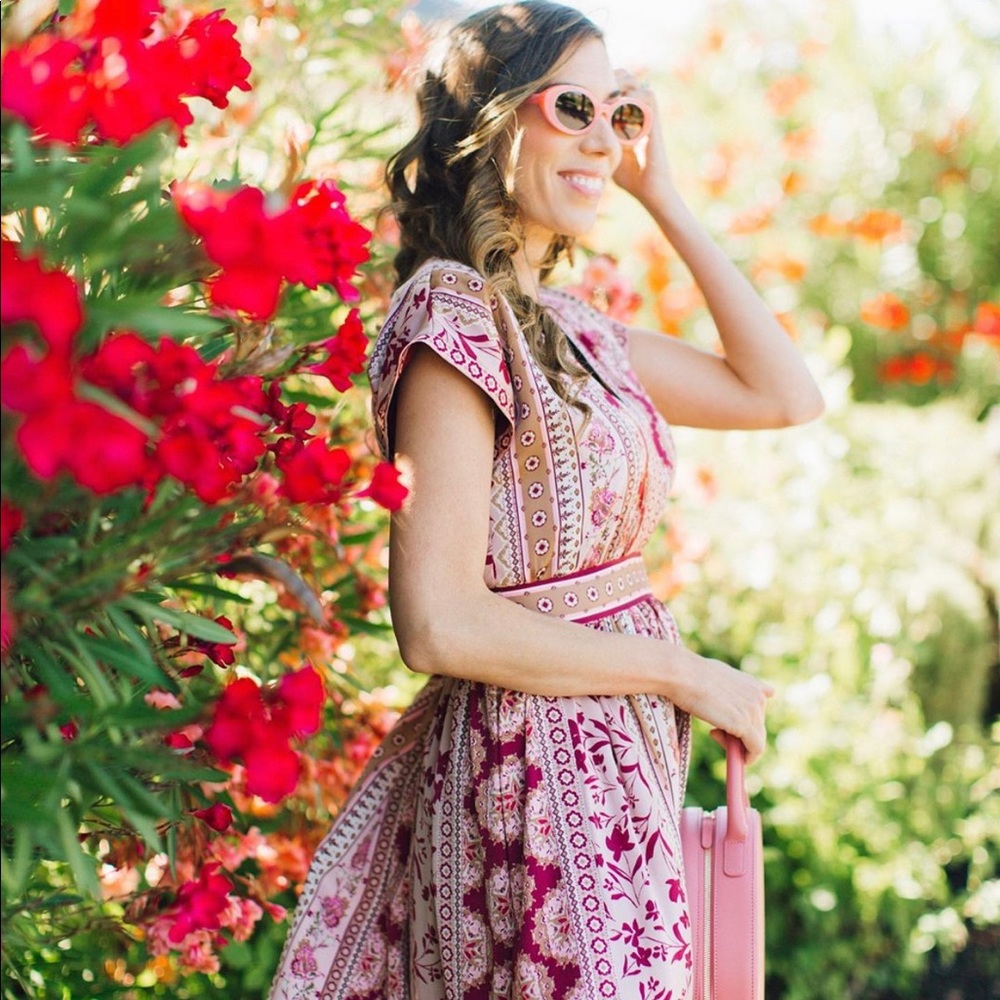 Gal Meets Glam midi dress GORGEOUS
